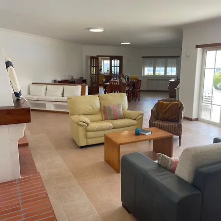 Luxury 6 Bedroom Oceanfront - Sleeps 22 Guests *