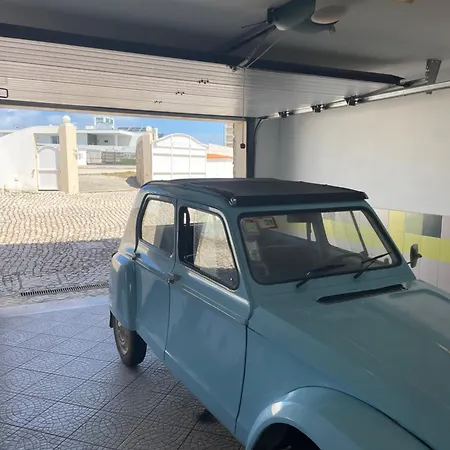 Willa Luxury 6 Bedroom Oceanfront - Sleeps 22 Guests