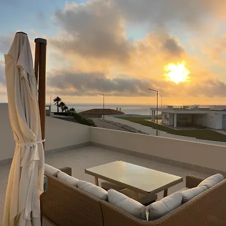 Вилла Luxury 6 Bedroom Oceanfront - Sleeps 22 Guests Фош-ду-Арелью